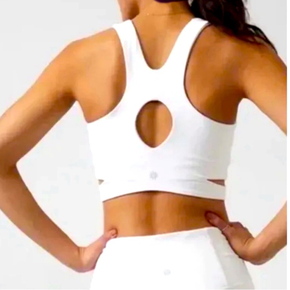 ATHLETA CONSCIOUS CUTOUT BRA TOP ⭐️